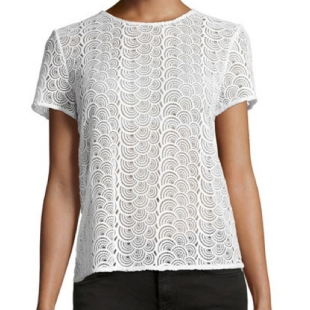 DIANE von Furstenberg Guipure lace scalloped short sleeve top size 4